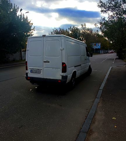 Білий Мерседес Sprinter, об'ємом двигуна 2.7 л та пробігом 300 тис. км за 7000 $, фото 3 на Automoto.ua