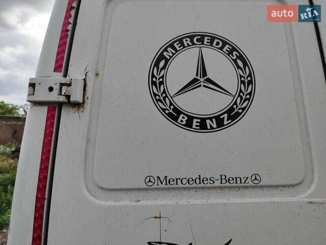 Белый Мерседес Sprinter, объемом двигателя 2.87 л и пробегом 751 тыс. км за 7000 $, фото 2 на Automoto.ua