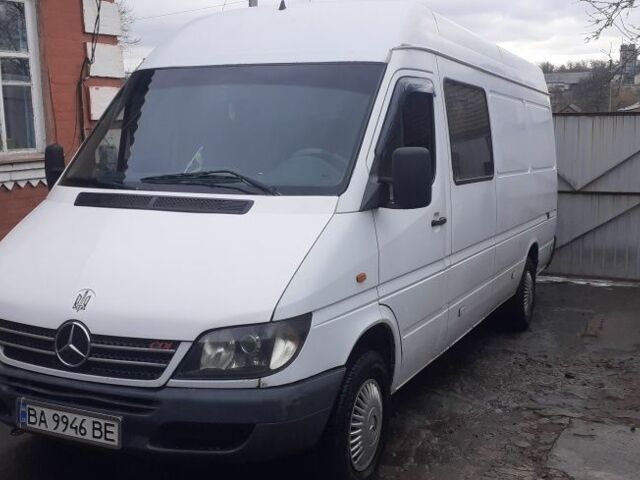 Белый Мерседес Sprinter, объемом двигателя 2.1 л и пробегом 575 тыс. км за 8000 $, фото 1 на Automoto.ua