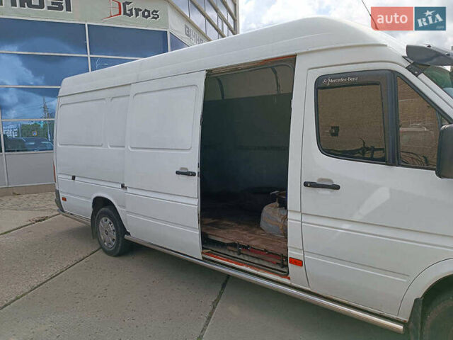 Белый Мерседес Sprinter, объемом двигателя 2.2 л и пробегом 732 тыс. км за 8240 $, фото 24 на Automoto.ua