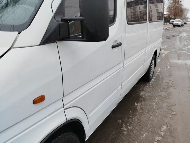 Белый Мерседес Sprinter, объемом двигателя 2.1 л и пробегом 530 тыс. км за 7000 $, фото 1 на Automoto.ua