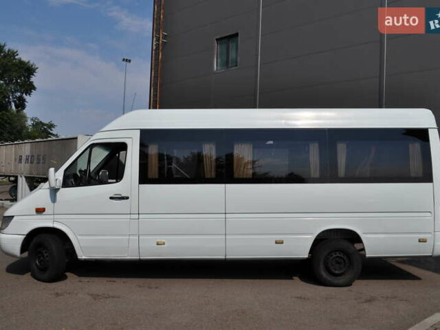 Белый Мерседес Sprinter, объемом двигателя 2.2 л и пробегом 900 тыс. км за 10300 $, фото 9 на Automoto.ua