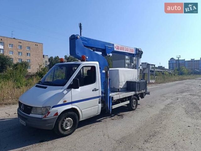 Белый Мерседес Sprinter, объемом двигателя 2.87 л и пробегом 92 тыс. км за 31000 $, фото 3 на Automoto.ua