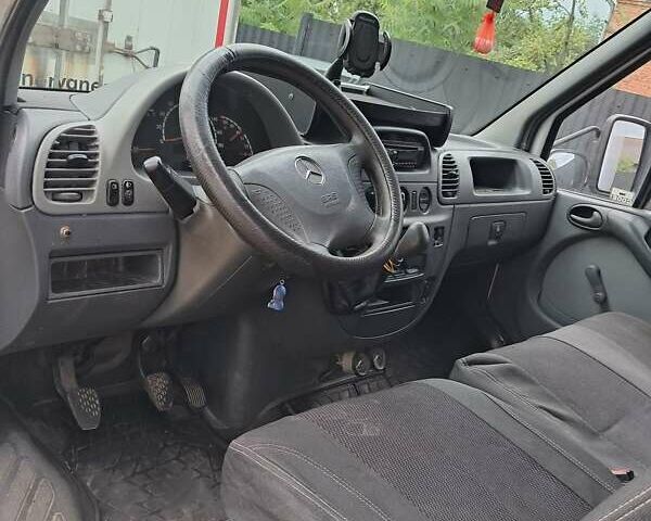 Белый Мерседес Sprinter, объемом двигателя 2.15 л и пробегом 590 тыс. км за 9999 $, фото 8 на Automoto.ua