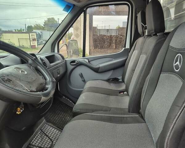 Белый Мерседес Sprinter, объемом двигателя 2.7 л и пробегом 670 тыс. км за 13400 $, фото 19 на Automoto.ua