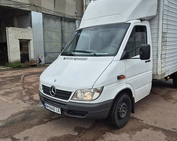 Белый Мерседес Sprinter, объемом двигателя 2.7 л и пробегом 670 тыс. км за 13400 $, фото 16 на Automoto.ua