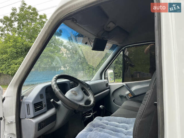 Белый Мерседес Sprinter, объемом двигателя 2.3 л и пробегом 596 тыс. км за 8000 $, фото 20 на Automoto.ua