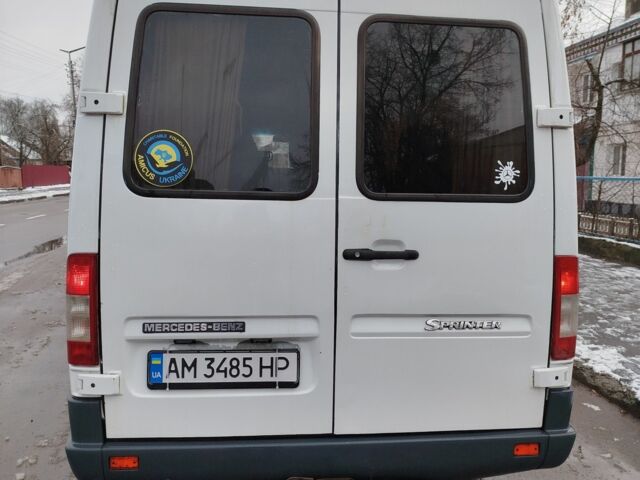 Белый Мерседес Sprinter, объемом двигателя 2.1 л и пробегом 530 тыс. км за 7000 $, фото 3 на Automoto.ua
