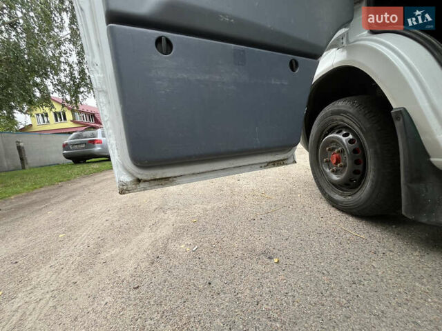 Белый Мерседес Sprinter, объемом двигателя 2.3 л и пробегом 596 тыс. км за 8000 $, фото 34 на Automoto.ua