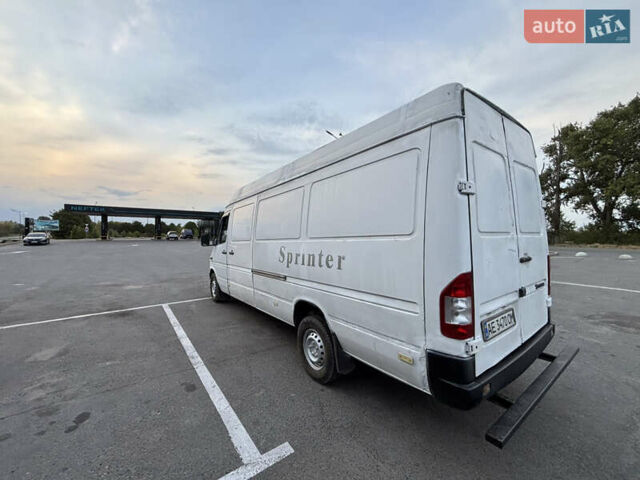 Белый Мерседес Sprinter, объемом двигателя 2.15 л и пробегом 640 тыс. км за 7800 $, фото 3 на Automoto.ua