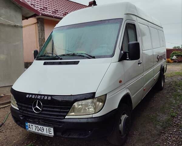 Белый Мерседес Sprinter, объемом двигателя 2.7 л и пробегом 682 тыс. км за 11800 $, фото 6 на Automoto.ua
