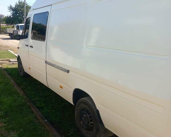 Белый Мерседес Sprinter, объемом двигателя 2.15 л и пробегом 2 тыс. км за 7700 $, фото 5 на Automoto.ua