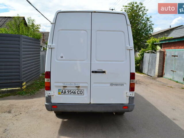 Белый Мерседес Sprinter, объемом двигателя 2.15 л и пробегом 374 тыс. км за 7000 $, фото 6 на Automoto.ua