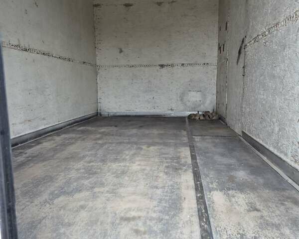 Белый Мерседес Sprinter, объемом двигателя 2.7 л и пробегом 670 тыс. км за 13400 $, фото 3 на Automoto.ua