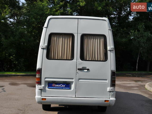 Белый Мерседес Sprinter, объемом двигателя 2.2 л и пробегом 900 тыс. км за 10300 $, фото 7 на Automoto.ua
