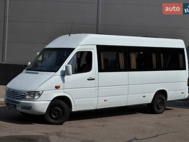 Белый Мерседес Sprinter, объемом двигателя 2.2 л и пробегом 900 тыс. км за 10300 $, фото 1 на Automoto.ua