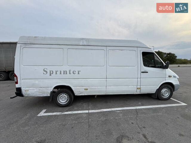 Белый Мерседес Sprinter, объемом двигателя 2.15 л и пробегом 640 тыс. км за 7800 $, фото 6 на Automoto.ua