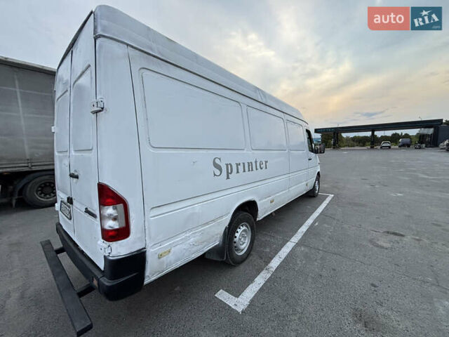 Белый Мерседес Sprinter, объемом двигателя 2.15 л и пробегом 640 тыс. км за 7800 $, фото 5 на Automoto.ua
