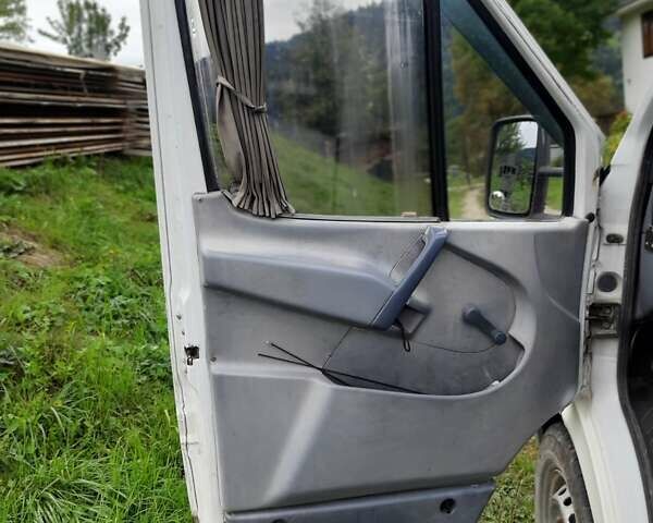 Білий Мерседес Sprinter, об'ємом двигуна 2.3 л та пробігом 300 тис. км за 3200 $, фото 9 на Automoto.ua