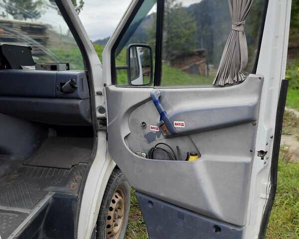 Білий Мерседес Sprinter, об'ємом двигуна 2.3 л та пробігом 300 тис. км за 3200 $, фото 1 на Automoto.ua
