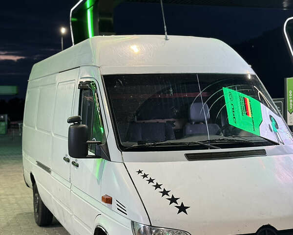 Белый Мерседес Sprinter, объемом двигателя 2.15 л и пробегом 9 тыс. км за 7500 $, фото 4 на Automoto.ua