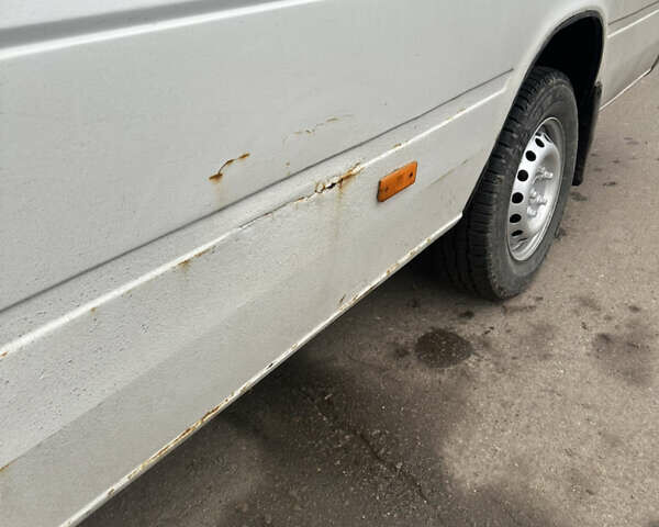 Белый Мерседес Sprinter, объемом двигателя 2.9 л и пробегом 700 тыс. км за 7500 $, фото 5 на Automoto.ua