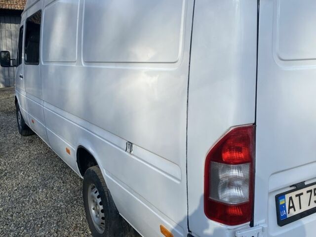 Белый Мерседес Sprinter, объемом двигателя 2.1 л и пробегом 760 тыс. км за 7700 $, фото 5 на Automoto.ua
