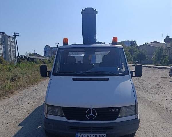 Белый Мерседес Sprinter, объемом двигателя 2.87 л и пробегом 92 тыс. км за 31000 $, фото 2 на Automoto.ua