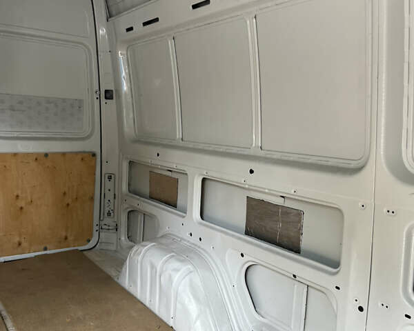 Белый Мерседес Sprinter, объемом двигателя 2.3 л и пробегом 596 тыс. км за 8000 $, фото 28 на Automoto.ua