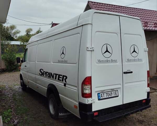 Белый Мерседес Sprinter, объемом двигателя 2.7 л и пробегом 682 тыс. км за 11800 $, фото 5 на Automoto.ua
