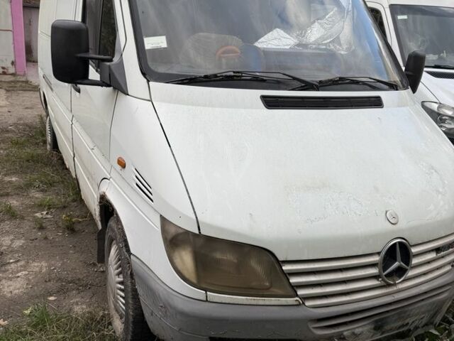 Белый Мерседес Sprinter, объемом двигателя 0 л и пробегом 2 тыс. км за 3000 $, фото 2 на Automoto.ua
