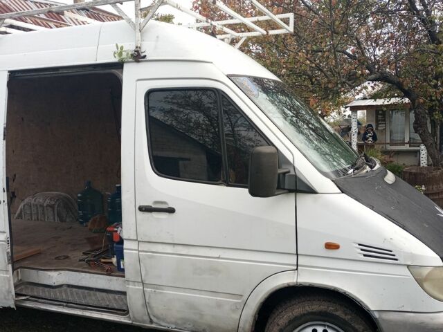Білий Мерседес Sprinter, об'ємом двигуна 2.1 л та пробігом 470 тис. км за 4300 $, фото 1 на Automoto.ua