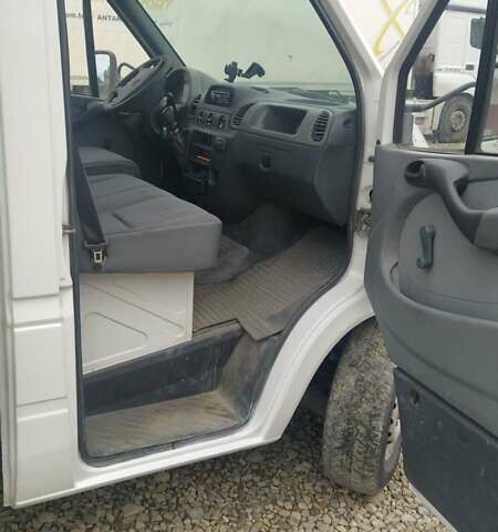 Белый Мерседес Sprinter, объемом двигателя 2.15 л и пробегом 526 тыс. км за 8200 $, фото 3 на Automoto.ua