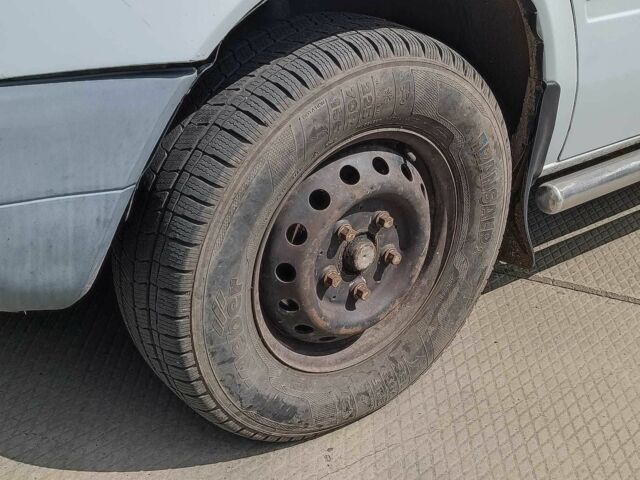 Белый Мерседес Sprinter, объемом двигателя 2.2 л и пробегом 732 тыс. км за 6680 $, фото 4 на Automoto.ua