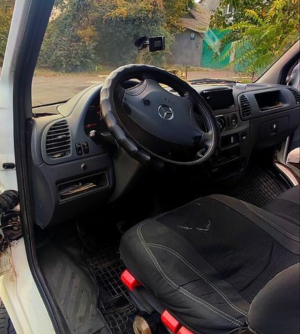 Білий Мерседес Sprinter, об'ємом двигуна 2.7 л та пробігом 300 тис. км за 7000 $, фото 5 на Automoto.ua
