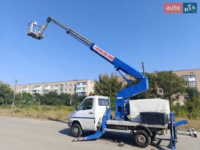 Белый Мерседес Sprinter, объемом двигателя 2.87 л и пробегом 92 тыс. км за 31000 $, фото 12 на Automoto.ua