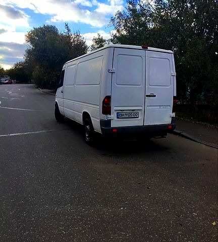 Білий Мерседес Sprinter, об'ємом двигуна 2.7 л та пробігом 300 тис. км за 7000 $, фото 4 на Automoto.ua