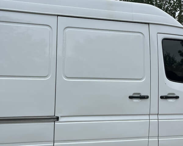 Белый Мерседес Sprinter, объемом двигателя 2.3 л и пробегом 596 тыс. км за 8000 $, фото 5 на Automoto.ua