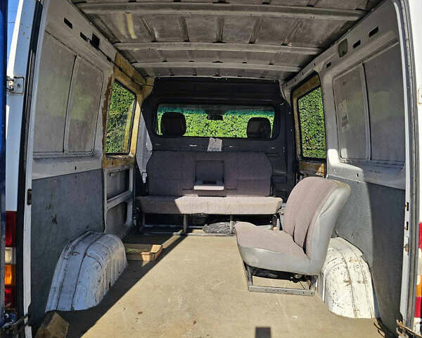 Белый Мерседес Sprinter, объемом двигателя 2.3 л и пробегом 400 тыс. км за 2799 $, фото 10 на Automoto.ua
