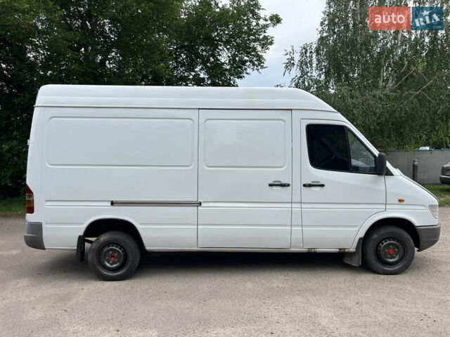 Белый Мерседес Sprinter, объемом двигателя 2.3 л и пробегом 596 тыс. км за 8000 $, фото 3 на Automoto.ua