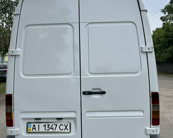 Белый Мерседес Sprinter, объемом двигателя 2.3 л и пробегом 596 тыс. км за 8000 $, фото 7 на Automoto.ua