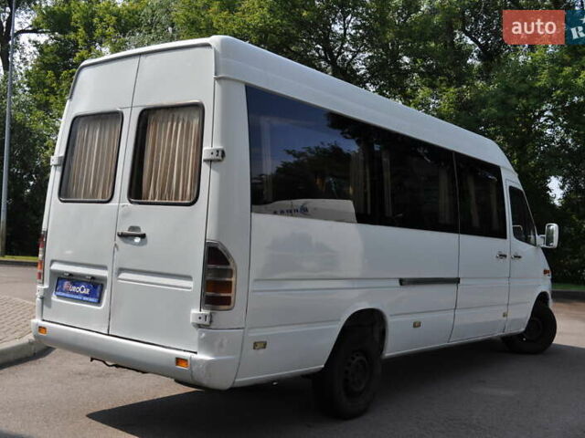 Белый Мерседес Sprinter, объемом двигателя 2.2 л и пробегом 900 тыс. км за 10300 $, фото 6 на Automoto.ua