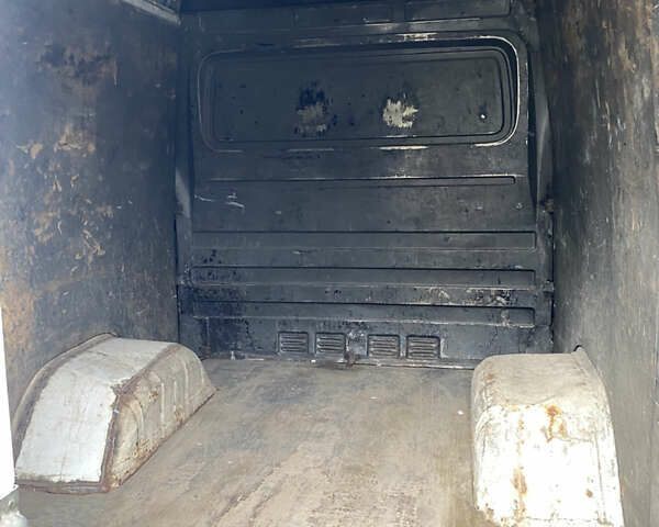 Белый Мерседес Sprinter, объемом двигателя 2.87 л и пробегом 883 тыс. км за 9100 $, фото 3 на Automoto.ua
