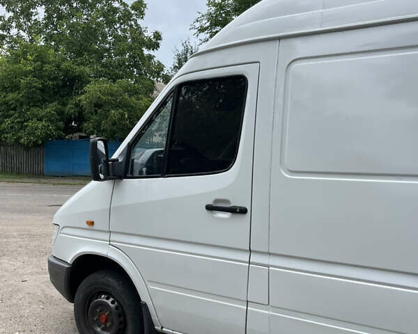 Белый Мерседес Sprinter, объемом двигателя 2.3 л и пробегом 596 тыс. км за 8000 $, фото 17 на Automoto.ua