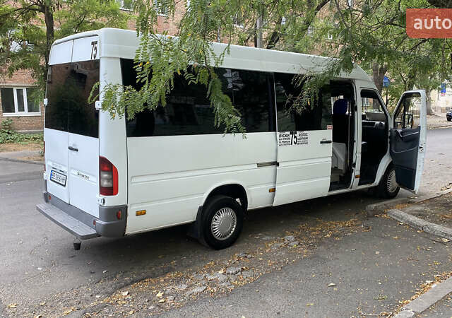 Белый Мерседес Sprinter, объемом двигателя 2.16 л и пробегом 600 тыс. км за 9800 $, фото 1 на Automoto.ua