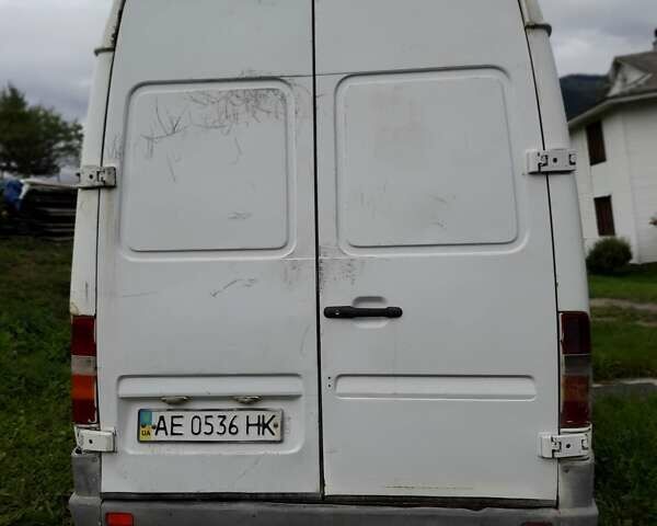 Білий Мерседес Sprinter, об'ємом двигуна 2.3 л та пробігом 300 тис. км за 3200 $, фото 2 на Automoto.ua