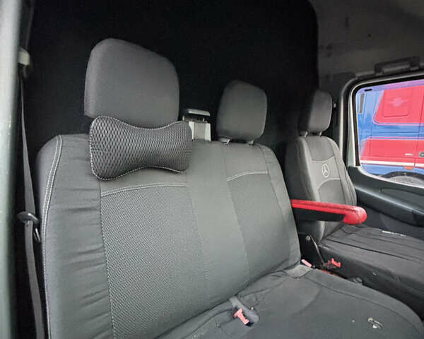 Белый Мерседес Sprinter, объемом двигателя 2.15 л и пробегом 640 тыс. км за 7800 $, фото 11 на Automoto.ua