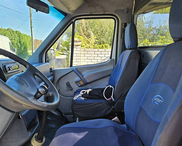 Белый Мерседес Sprinter, объемом двигателя 2.3 л и пробегом 400 тыс. км за 2799 $, фото 4 на Automoto.ua