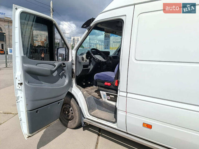 Белый Мерседес Sprinter, объемом двигателя 2.2 л и пробегом 732 тыс. км за 8240 $, фото 20 на Automoto.ua