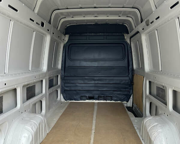 Белый Мерседес Sprinter, объемом двигателя 2.3 л и пробегом 596 тыс. км за 8000 $, фото 9 на Automoto.ua